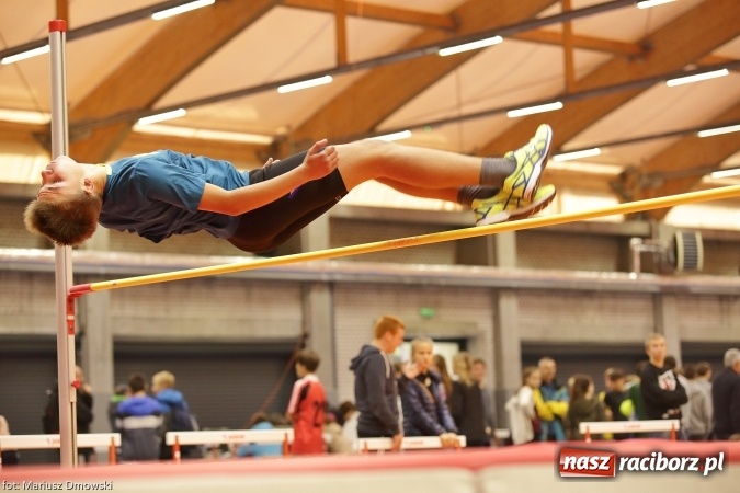 Zdjęcie w galerii na portalu naszraciborz.pl: Jesienne Międzynarodowe Halowe Mistrzostwa Powiatu Raciborskiego w Lekkiej Atletyce wiadomości z regionu