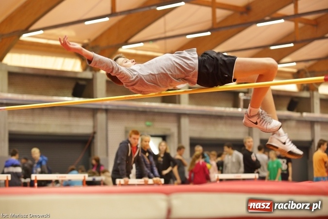Zdjęcie w galerii na portalu naszraciborz.pl: Jesienne Międzynarodowe Halowe Mistrzostwa Powiatu Raciborskiego w Lekkiej Atletyce wiadomości z regionu