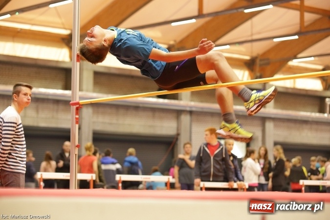Zdjęcie w galerii na portalu naszraciborz.pl: Jesienne Międzynarodowe Halowe Mistrzostwa Powiatu Raciborskiego w Lekkiej Atletyce wiadomości z regionu