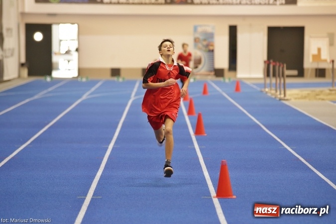 Zdjęcie w galerii na portalu naszraciborz.pl: Jesienne Międzynarodowe Halowe Mistrzostwa Powiatu Raciborskiego w Lekkiej Atletyce wiadomości z regionu