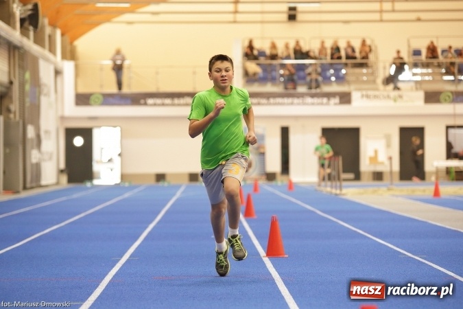 Zdjęcie w galerii na portalu naszraciborz.pl: Jesienne Międzynarodowe Halowe Mistrzostwa Powiatu Raciborskiego w Lekkiej Atletyce wiadomości z regionu
