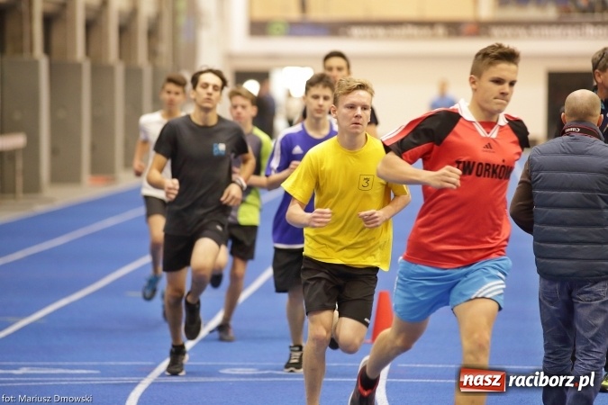 Zdjęcie w galerii na portalu naszraciborz.pl: Jesienne Międzynarodowe Halowe Mistrzostwa Powiatu Raciborskiego w Lekkiej Atletyce wiadomości z regionu