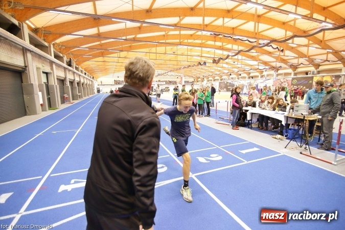 Zdjęcie w galerii na portalu naszraciborz.pl: Jesienne Międzynarodowe Halowe Mistrzostwa Powiatu Raciborskiego w Lekkiej Atletyce wiadomości z regionu