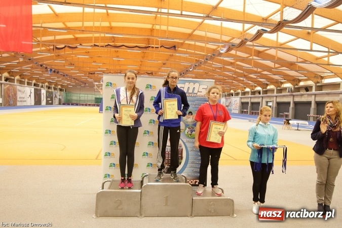 Zdjęcie w galerii na portalu naszraciborz.pl: Jesienne Międzynarodowe Halowe Mistrzostwa Powiatu Raciborskiego w Lekkiej Atletyce wiadomości z regionu