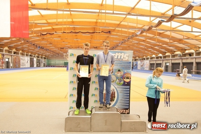 Zdjęcie w galerii na portalu naszraciborz.pl: Jesienne Międzynarodowe Halowe Mistrzostwa Powiatu Raciborskiego w Lekkiej Atletyce wiadomości z regionu