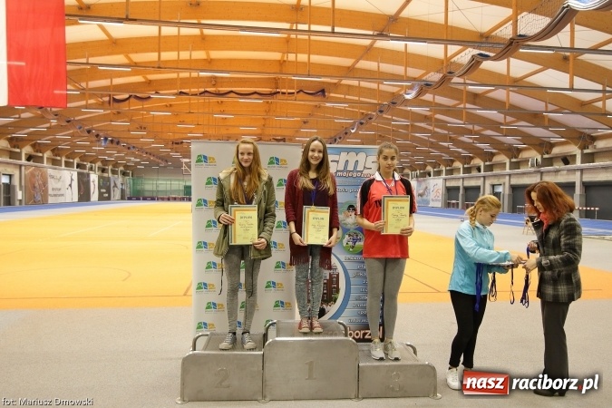 Zdjęcie w galerii na portalu naszraciborz.pl: Jesienne Międzynarodowe Halowe Mistrzostwa Powiatu Raciborskiego w Lekkiej Atletyce wiadomości z regionu