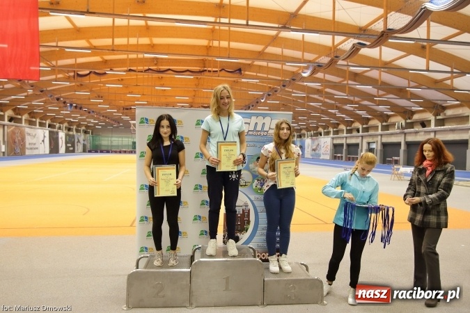 Zdjęcie w galerii na portalu naszraciborz.pl: Jesienne Międzynarodowe Halowe Mistrzostwa Powiatu Raciborskiego w Lekkiej Atletyce wiadomości z regionu