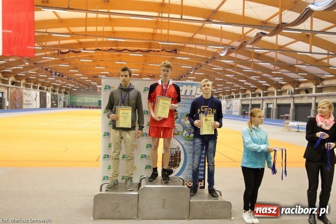 Zdjęcie w galerii na portalu naszraciborz.pl: Jesienne Międzynarodowe Halowe Mistrzostwa Powiatu Raciborskiego w Lekkiej Atletyce wiadomości z regionu