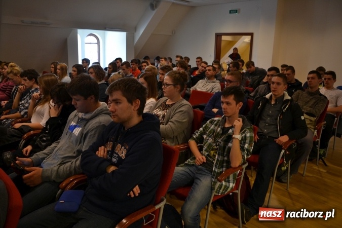 Zdjęcie w galerii na portalu naszraciborz.pl: O fotowoltaice na raciborskim zamku wiadomości z regionu