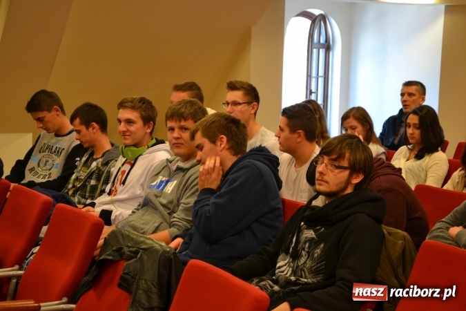 Zdjęcie w galerii na portalu naszraciborz.pl: O fotowoltaice na raciborskim zamku wiadomości z regionu