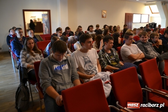 Zdjęcie w galerii na portalu naszraciborz.pl: O fotowoltaice na raciborskim zamku wiadomości z regionu