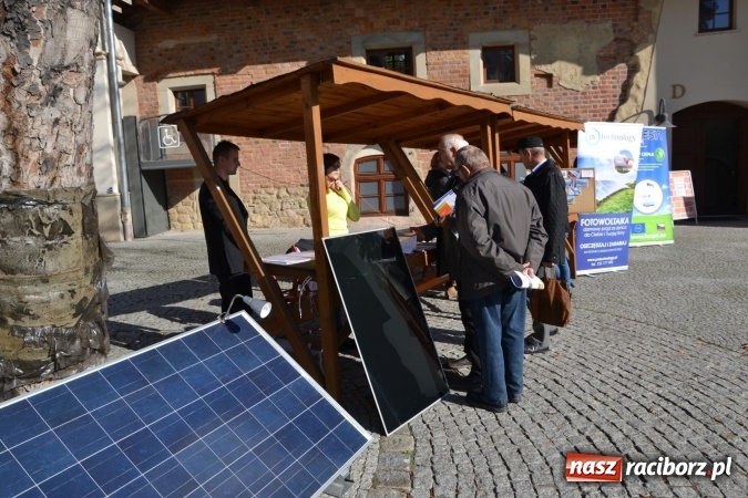 Zdjęcie w galerii na portalu naszraciborz.pl: O fotowoltaice na raciborskim zamku wiadomości z regionu