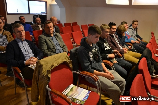 Zdjęcie w galerii na portalu naszraciborz.pl: O fotowoltaice na raciborskim zamku wiadomości z regionu