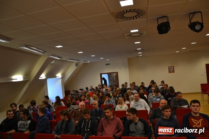 Zdjęcie w galerii na portalu naszraciborz.pl: O fotowoltaice na raciborskim zamku wiadomości z regionu