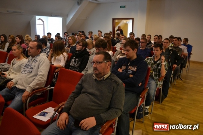 Zdjęcie w galerii na portalu naszraciborz.pl: O fotowoltaice na raciborskim zamku wiadomości z regionu