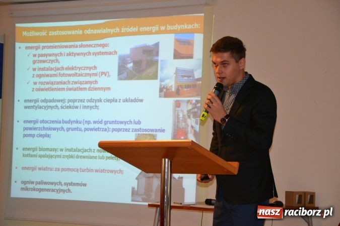 Zdjęcie w galerii na portalu naszraciborz.pl: O fotowoltaice na raciborskim zamku wiadomości z regionu