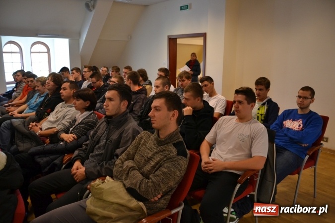 Zdjęcie w galerii na portalu naszraciborz.pl: O fotowoltaice na raciborskim zamku wiadomości z regionu