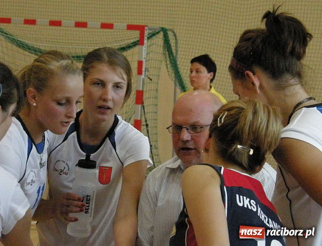 Zdjęcie w galerii na portalu naszraciborz.pl: Drużyna UKS Krzanowice zadebiutowała w II lidze wiadomości z regionu