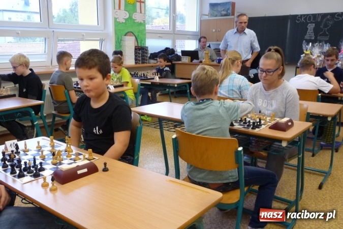 Zdjęcie w galerii na portalu naszraciborz.pl: Tworkowiki na turnieju szachowym w Piszczu wiadomości z regionu
