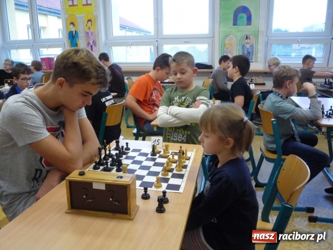 Zdjęcie w galerii na portalu naszraciborz.pl: Tworkowiki na turnieju szachowym w Piszczu wiadomości z regionu
