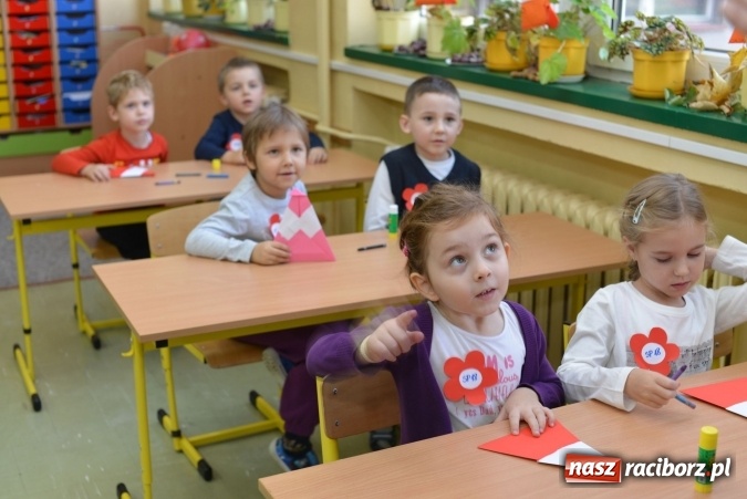 Zdjęcie w galerii na portalu naszraciborz.pl: Pięciolatki do szkół? Szkoła Podstawowa nr 18 uczy już najmłodszych… wiadomości z regionu