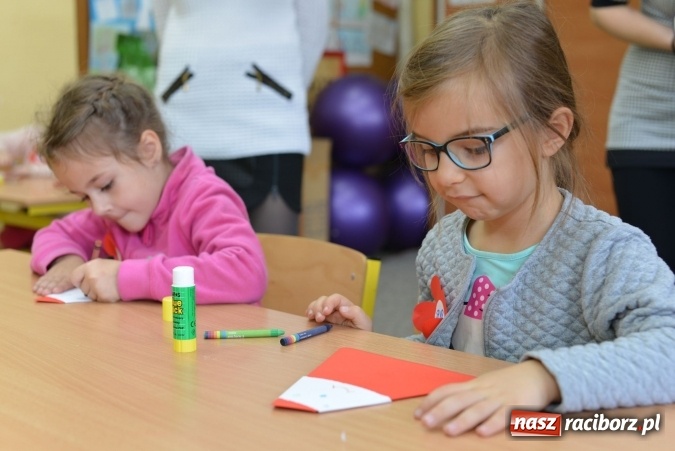 Zdjęcie w galerii na portalu naszraciborz.pl: Pięciolatki do szkół? Szkoła Podstawowa nr 18 uczy już najmłodszych… wiadomości z regionu