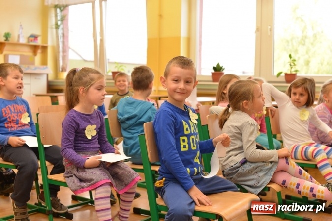 Zdjęcie w galerii na portalu naszraciborz.pl: Pięciolatki do szkół? Szkoła Podstawowa nr 18 uczy już najmłodszych… wiadomości z regionu