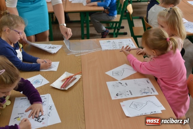 Zdjęcie w galerii na portalu naszraciborz.pl: Pięciolatki do szkół? Szkoła Podstawowa nr 18 uczy już najmłodszych… wiadomości z regionu