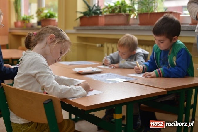 Zdjęcie w galerii na portalu naszraciborz.pl: Pięciolatki do szkół? Szkoła Podstawowa nr 18 uczy już najmłodszych… wiadomości z regionu