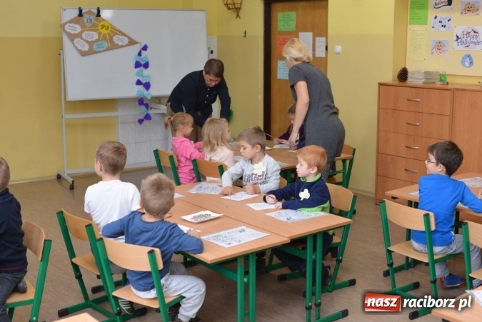 Zdjęcie w galerii na portalu naszraciborz.pl: Pięciolatki do szkół? Szkoła Podstawowa nr 18 uczy już najmłodszych… wiadomości z regionu