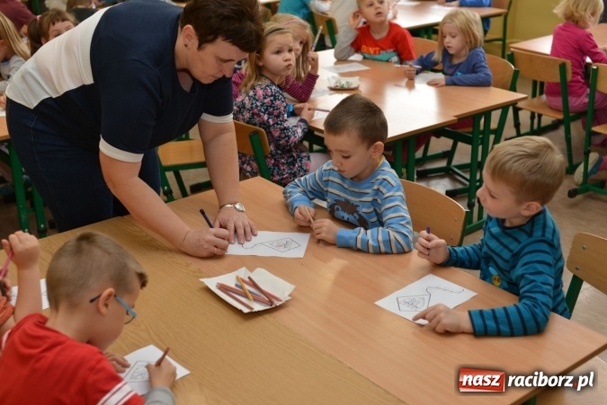Zdjęcie w galerii na portalu naszraciborz.pl: Pięciolatki do szkół? Szkoła Podstawowa nr 18 uczy już najmłodszych… wiadomości z regionu