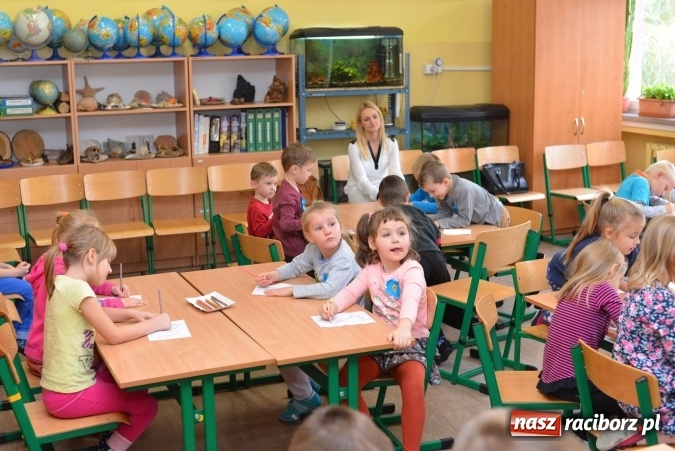 Zdjęcie w galerii na portalu naszraciborz.pl: Pięciolatki do szkół? Szkoła Podstawowa nr 18 uczy już najmłodszych… wiadomości z regionu