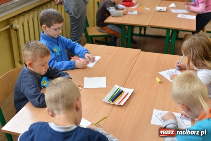 Zdjęcie w galerii na portalu naszraciborz.pl: Pięciolatki do szkół? Szkoła Podstawowa nr 18 uczy już najmłodszych… wiadomości z regionu