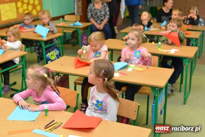 Zdjęcie w galerii na portalu naszraciborz.pl: Pięciolatki do szkół? Szkoła Podstawowa nr 18 uczy już najmłodszych… wiadomości z regionu