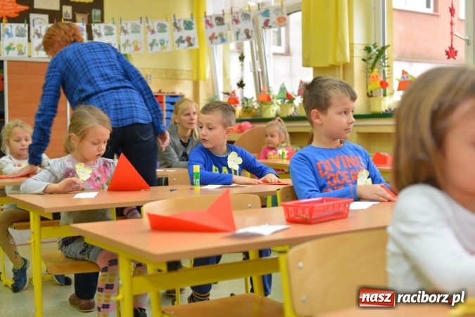 Zdjęcie w galerii na portalu naszraciborz.pl: Pięciolatki do szkół? Szkoła Podstawowa nr 18 uczy już najmłodszych… wiadomości z regionu