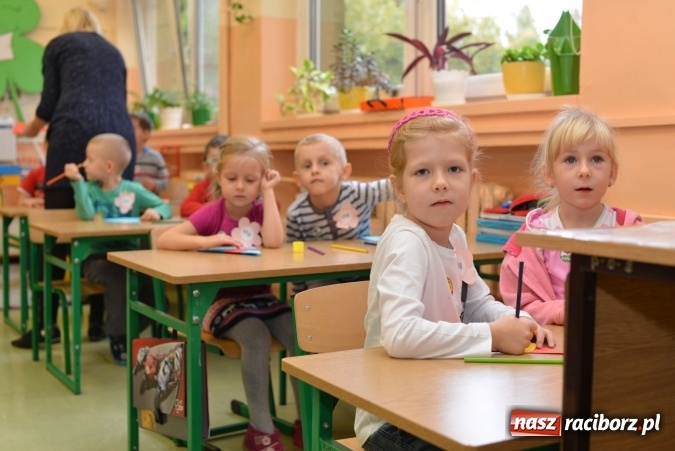 Zdjęcie w galerii na portalu naszraciborz.pl: Pięciolatki do szkół? Szkoła Podstawowa nr 18 uczy już najmłodszych… wiadomości z regionu
