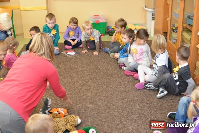 Zdjęcie w galerii na portalu naszraciborz.pl: Pięciolatki do szkół? Szkoła Podstawowa nr 18 uczy już najmłodszych… wiadomości z regionu