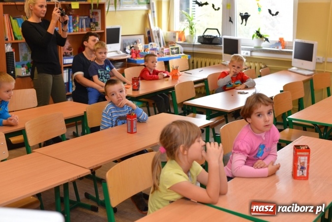 Zdjęcie w galerii na portalu naszraciborz.pl: Pięciolatki do szkół? Szkoła Podstawowa nr 18 uczy już najmłodszych… wiadomości z regionu