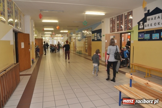 Zdjęcie w galerii na portalu naszraciborz.pl: Pięciolatki do szkół? Szkoła Podstawowa nr 18 uczy już najmłodszych… wiadomości z regionu