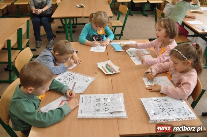 Zdjęcie w galerii na portalu naszraciborz.pl: Pięciolatki do szkół? Szkoła Podstawowa nr 18 uczy już najmłodszych… wiadomości z regionu