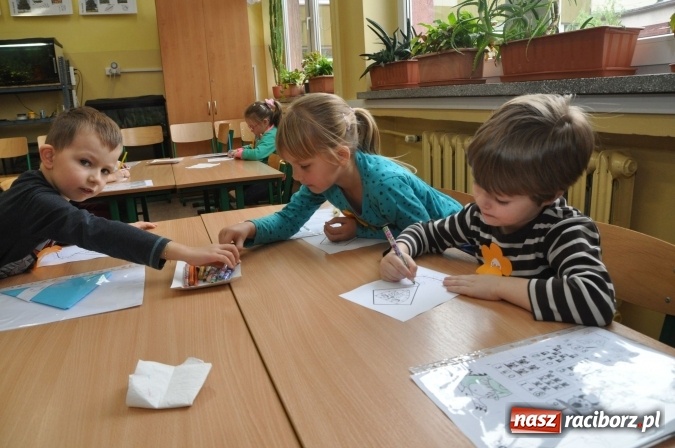 Zdjęcie w galerii na portalu naszraciborz.pl: Pięciolatki do szkół? Szkoła Podstawowa nr 18 uczy już najmłodszych… wiadomości z regionu
