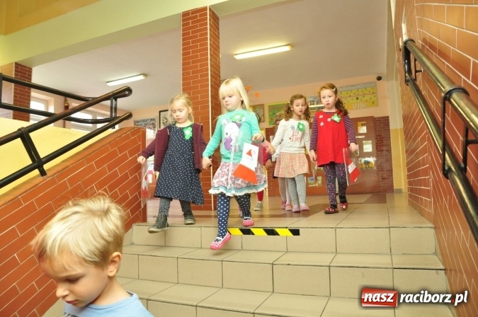 Zdjęcie w galerii na portalu naszraciborz.pl: Pięciolatki do szkół? Szkoła Podstawowa nr 18 uczy już najmłodszych… wiadomości z regionu