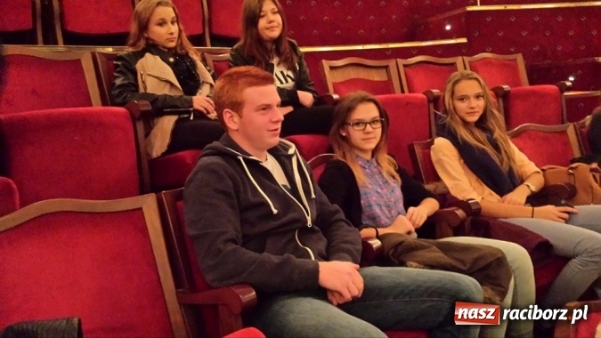 Zdjęcie w galerii na portalu naszraciborz.pl: Czarny teatr na spektaklu Dziady  wiadomości z regionu