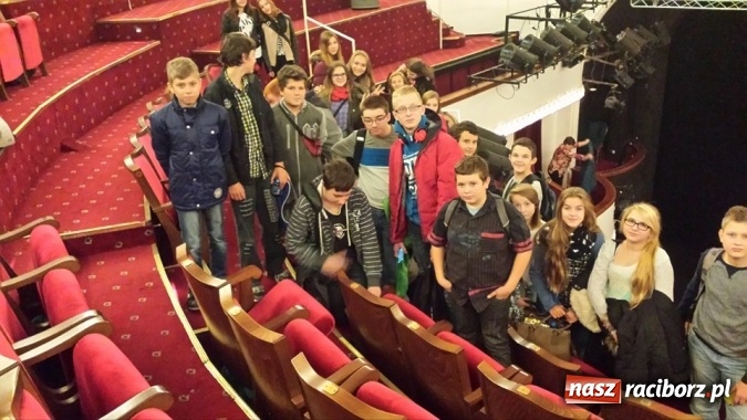 Zdjęcie w galerii na portalu naszraciborz.pl: Czarny teatr na spektaklu Dziady  wiadomości z regionu