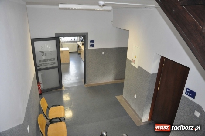 Zdjęcie w galerii na portalu naszraciborz.pl: Komisariat w Kuźni Raciborskiej jak spod igły wiadomości z regionu