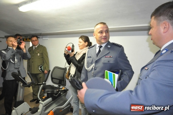 Zdjęcie w galerii na portalu naszraciborz.pl: Komisariat w Kuźni Raciborskiej jak spod igły wiadomości z regionu