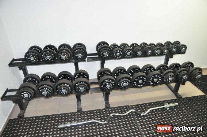 Zdjęcie w galerii na portalu naszraciborz.pl: Komisariat w Kuźni Raciborskiej jak spod igły wiadomości z regionu