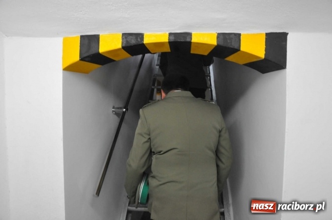 Zdjęcie w galerii na portalu naszraciborz.pl: Komisariat w Kuźni Raciborskiej jak spod igły wiadomości z regionu