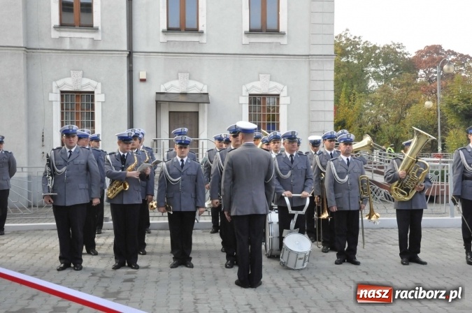 Zdjęcie w galerii na portalu naszraciborz.pl: Komisariat w Kuźni Raciborskiej jak spod igły wiadomości z regionu
