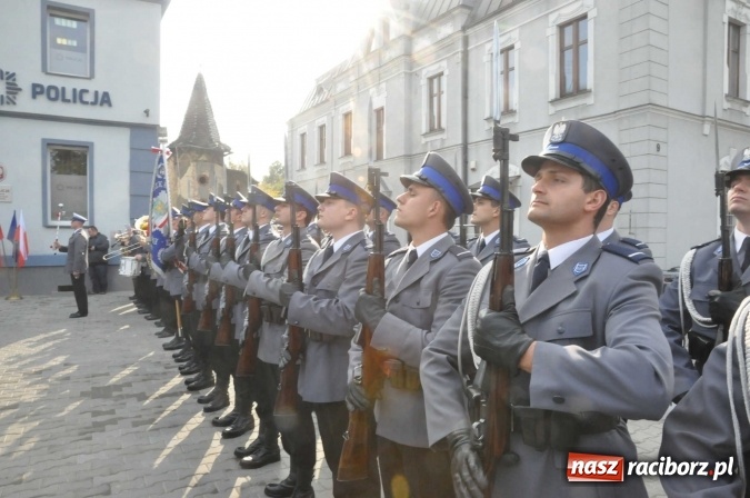 Zdjęcie w galerii na portalu naszraciborz.pl: Komisariat w Kuźni Raciborskiej jak spod igły wiadomości z regionu